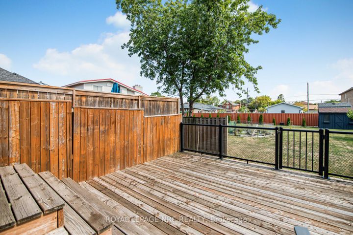 Photo 33 at 22 - 45 Seabreeze Crescent, Stoney Creek, Hamilton