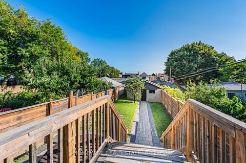 Photo 39 at 17 Earnscliffe Road, Oakwood Village, Toronto