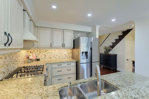 Photo 7 at 66 Decoroso Drive, Sonoma Heights, Vaughan