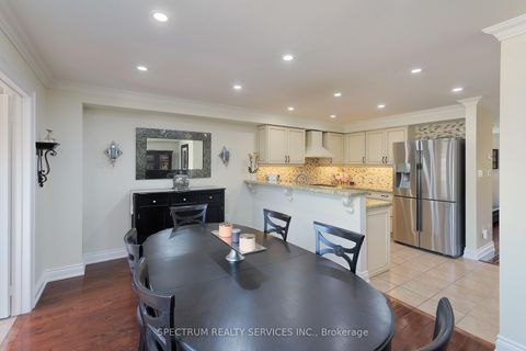 Photo 11 at 66 Decoroso Drive, Sonoma Heights, Vaughan