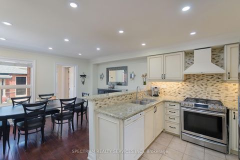 Photo 13 at 66 Decoroso Drive, Sonoma Heights, Vaughan