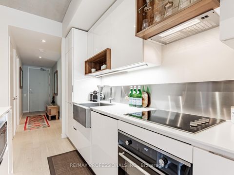 Photo 3 at 401 - 383 Sorauren Avenue, Roncesvalles, Toronto