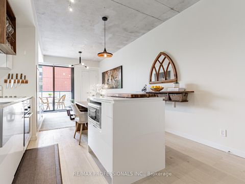 Photo 5 at 401 - 383 Sorauren Avenue, Roncesvalles, Toronto