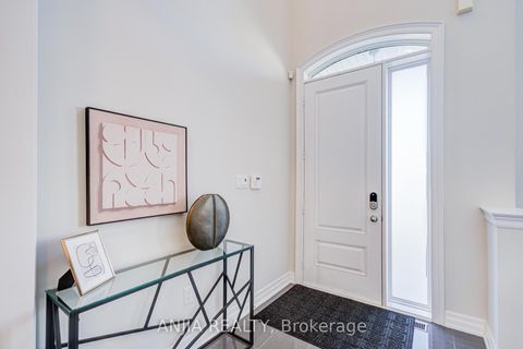 Photo 2 at 27 Mike Boshevski Court, Rural Aurora, Aurora Photo 2 at 27 Mike Boshevski Court, Rural Aurora, Aurora