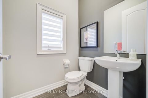 Photo 7 at 27 Mike Boshevski Court, Rural Aurora, Aurora Photo 7 at 27 Mike Boshevski Court, Rural Aurora, Aurora