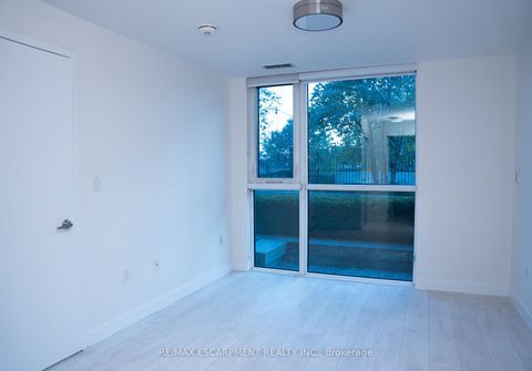 Photo 10 at 103 - 210 Sabina Drive, GO Glenorchy, Oakville