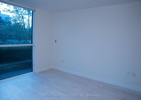 Photo 11 at 103 - 210 Sabina Drive, GO Glenorchy, Oakville