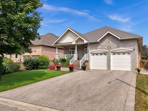 Photo 2 at 38 Pairash Avenue, Mill Pond, Richmond Hill