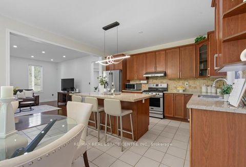 Photo 23 at 122 Wood Rim Drive, Oak Ridges Lake Wilcox, Richmond Hill