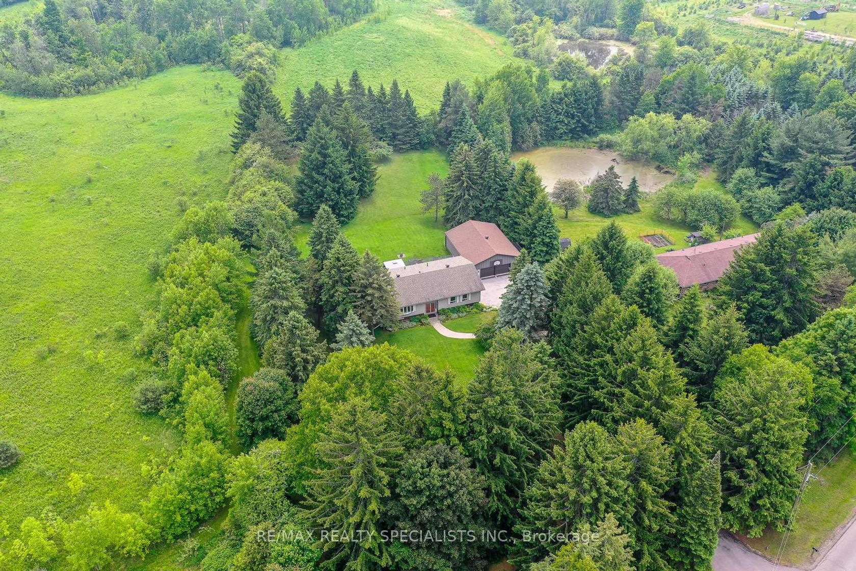 6739 Castlederg Side Road, Rural Caledon, Caledon by Loree Meneguzzi Real Estate 6739 Castlederg Side Road, Rural Caledon, Caledon