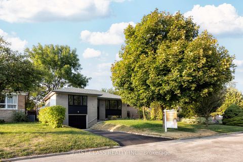 Photo 31 at 196 Acton Avenue, Bathurst Manor, Toronto