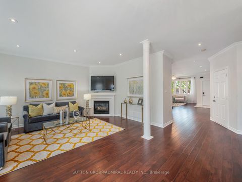 Photo 7 at 10 Auburndale Drive, Patterson, Vaughan
