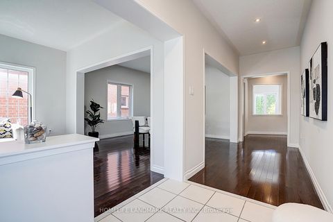 Photo 4 at 146 Selwyn Road, Jefferson, Richmond Hill