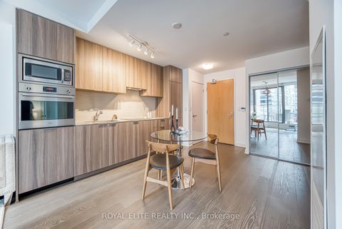 Photo 11 at 612 - 11 Wellesley Street W, Bay Street Corridor, Toronto