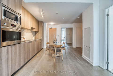 Photo 12 at 612 - 11 Wellesley Street W, Bay Street Corridor, Toronto