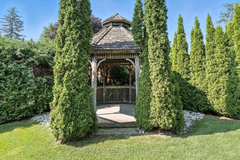 Photo 44 at 165 Clearview Heights, King City, King Photo 44 at 165 Clearview Heights, King City, King