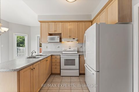 Photo 11 at 157 Cherokee Drive, Maple, Vaughan