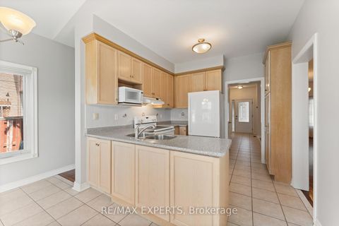 Photo 12 at 157 Cherokee Drive, Maple, Vaughan