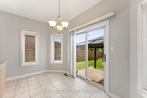Photo 17 at 157 Cherokee Drive, Maple, Vaughan