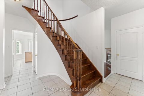 Photo 22 at 157 Cherokee Drive, Maple, Vaughan