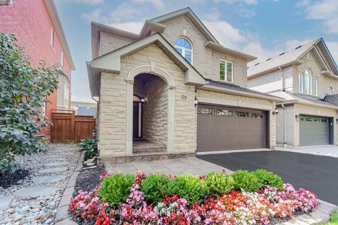 Photo 3 at 29 Grapevine Drive, Vellore Village, Vaughan