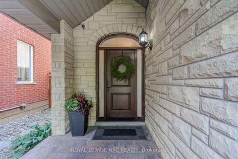 Photo 5 at 29 Grapevine Drive, Vellore Village, Vaughan Photo 5 at 29 Grapevine Drive, Vellore Village, Vaughan