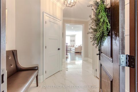 Photo 6 at 29 Grapevine Drive, Vellore Village, Vaughan