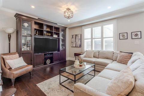 Photo 8 at 29 Grapevine Drive, Vellore Village, Vaughan