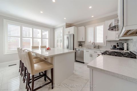 Photo 13 at 29 Grapevine Drive, Vellore Village, Vaughan