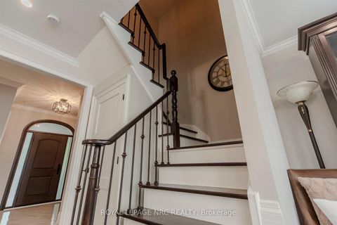 Photo 23 at 29 Grapevine Drive, Vellore Village, Vaughan