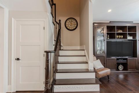 Photo 24 at 29 Grapevine Drive, Vellore Village, Vaughan