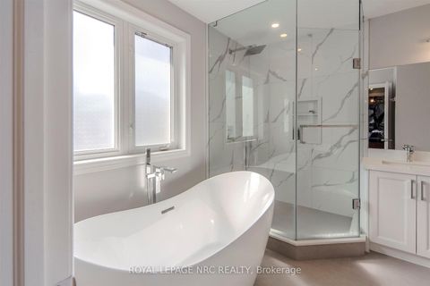 Photo 31 at 29 Grapevine Drive, Vellore Village, Vaughan