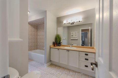 Photo 35 at 29 Grapevine Drive, Vellore Village, Vaughan