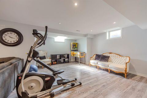 Photo 39 at 29 Grapevine Drive, Vellore Village, Vaughan