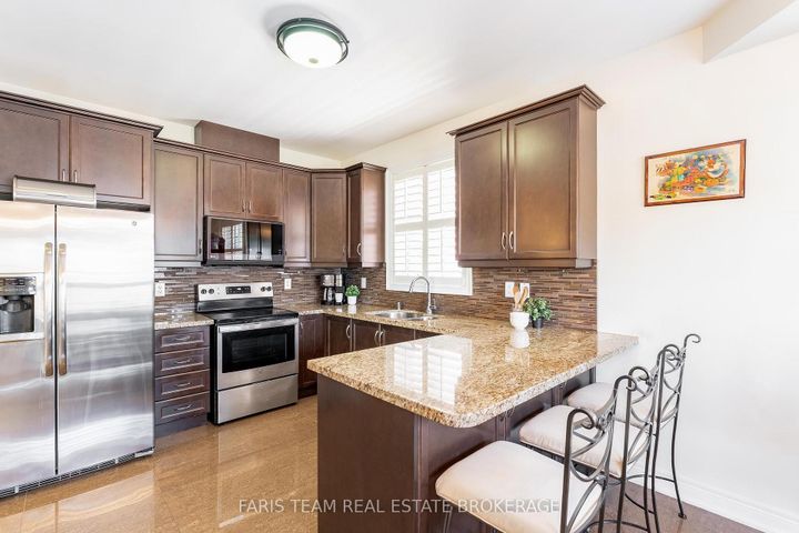 Photo 6 at 45 Via Piani Road, Vellore Village, Vaughan