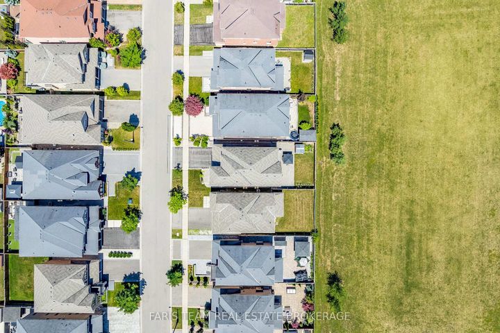 Photo 34 at 45 Via Piani Road, Vellore Village, Vaughan