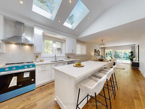 Photo 4 at 25 Evermede Drive, Donalda, Toronto