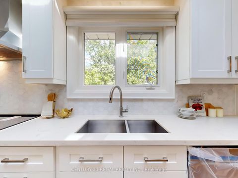 Photo 14 at 25 Evermede Drive, Donalda, Toronto