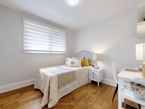 Photo 22 at 25 Evermede Drive, Donalda, Toronto