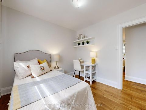 Photo 23 at 25 Evermede Drive, Donalda, Toronto
