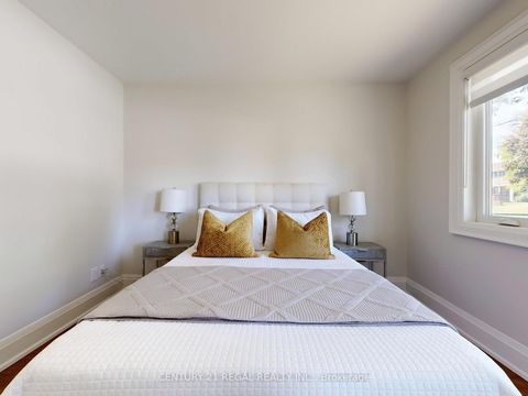 Photo 25 at 25 Evermede Drive, Donalda, Toronto
