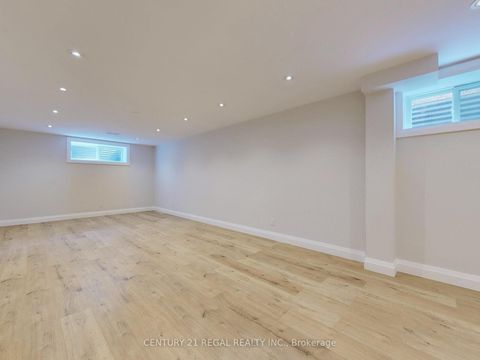 Photo 33 at 25 Evermede Drive, Donalda, Toronto