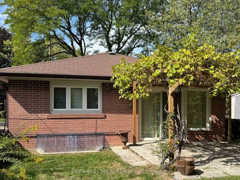 Photo 47 at 25 Evermede Drive, Donalda, Toronto