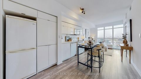 Photo 4 at 3101 - 21 Iceboat Terrace, Waterfront Communities C1, Toronto