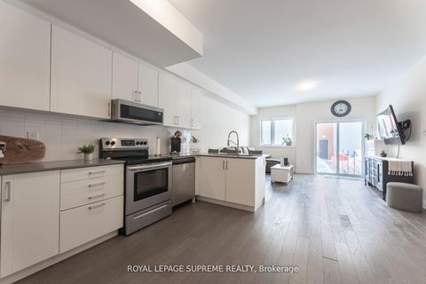 Photo 10 at 115 William Duncan Road, CFB, Toronto