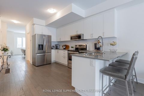 Photo 11 at 115 William Duncan Road, CFB, Toronto