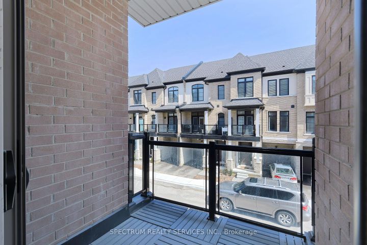 Photo 7 at 176 De La Roche Drive, Vellore Village, Vaughan