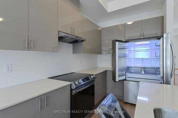 Photo 13 at 176 De La Roche Drive, Vellore Village, Vaughan