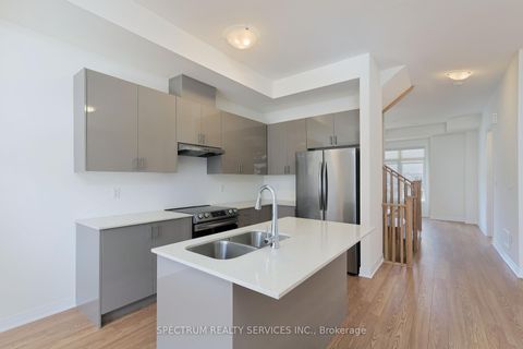 Photo 11 at 176 De La Roche Drive, Vellore Village, Vaughan