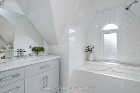 Photo 33 at 81 Beaconsfield Avenue, Little Portugal, Toronto